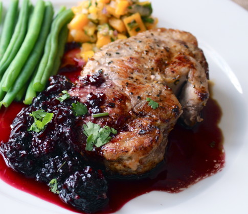 Pork tournedos with blackberry sauce